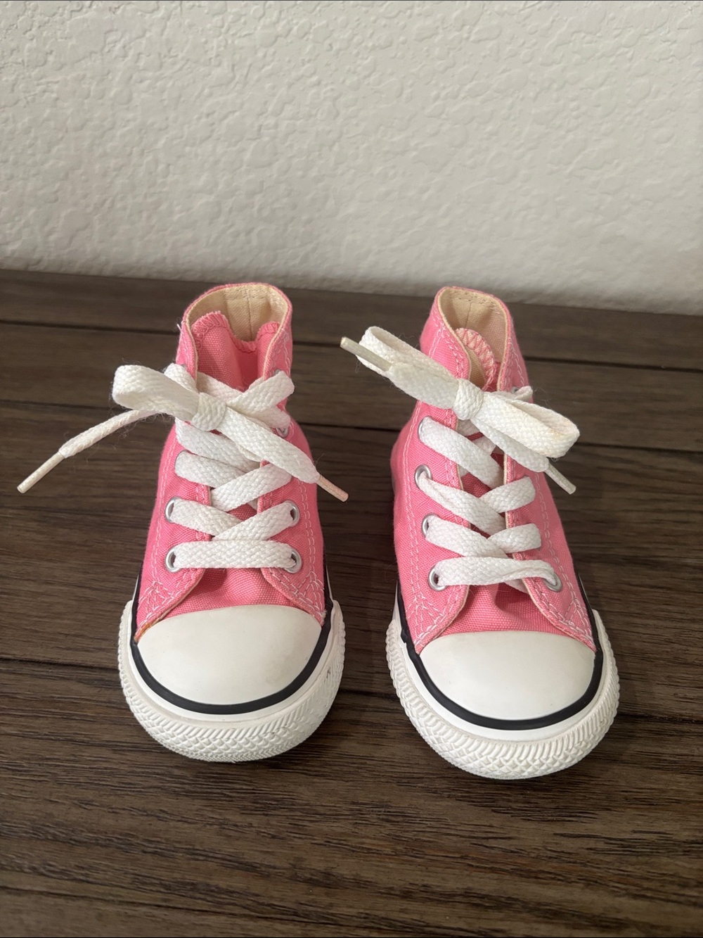 Converse Pink High-Top Canvas Sneakers - Classic Lace-Up